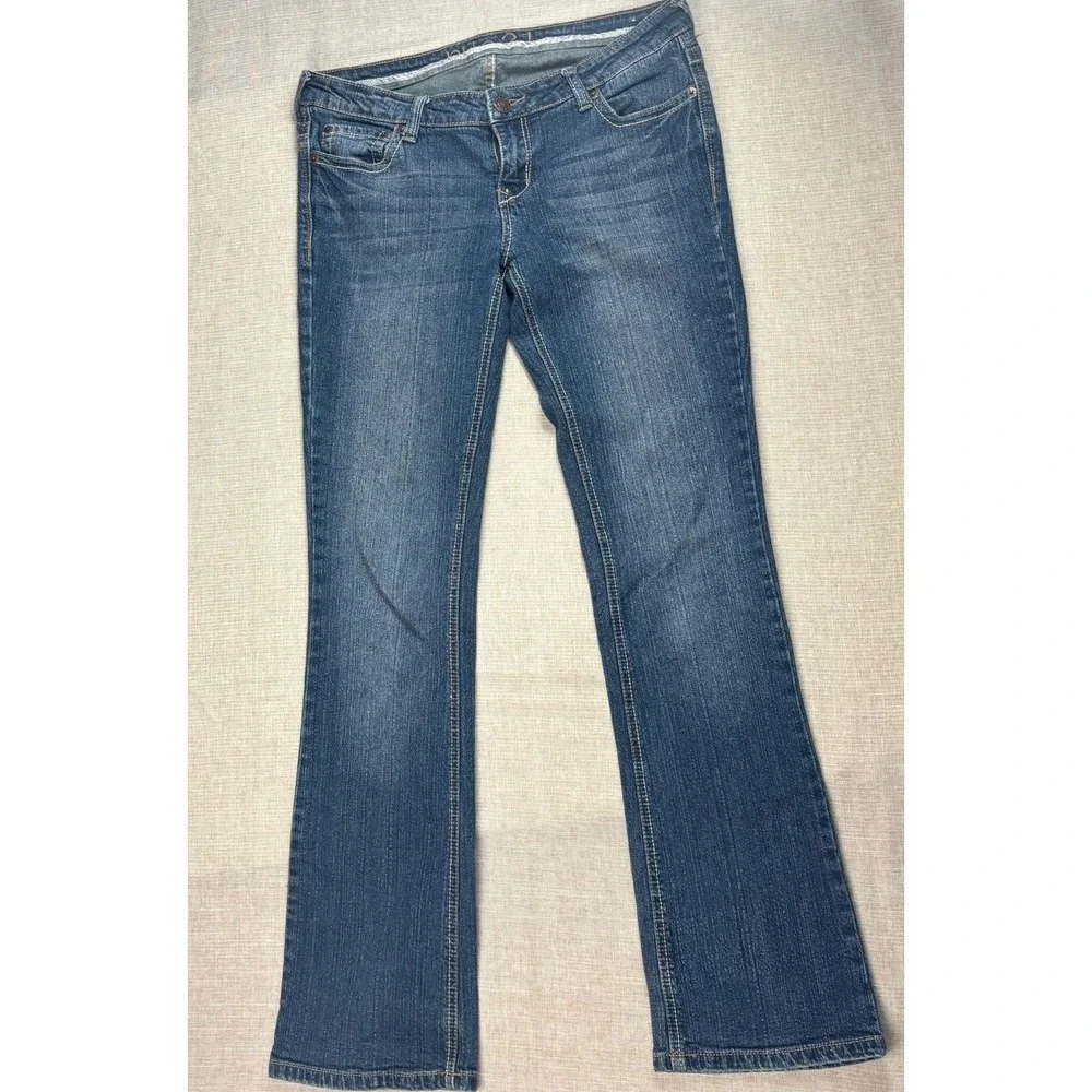 Rue‎ 21 Jeans Women's Size 5/6 Regular (W36 L32) Low-Rise Boot Cut Embroidery